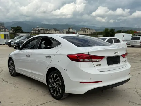 Hyundai Elantra (Avante)