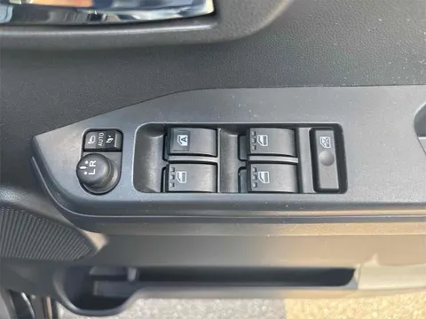 Toyota Pixis Mega