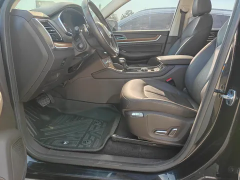 Roewe RX8