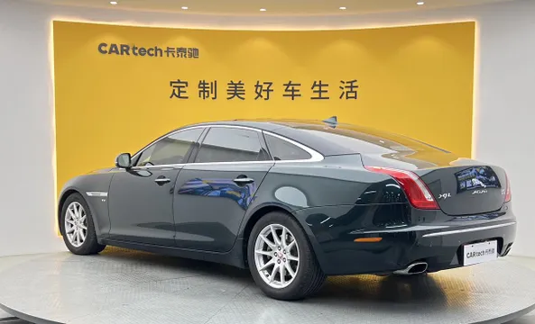 Jaguar XJ