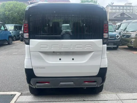 Mitsubishi Delica Mini