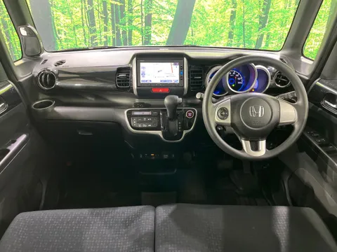 Honda N-BOX Custom