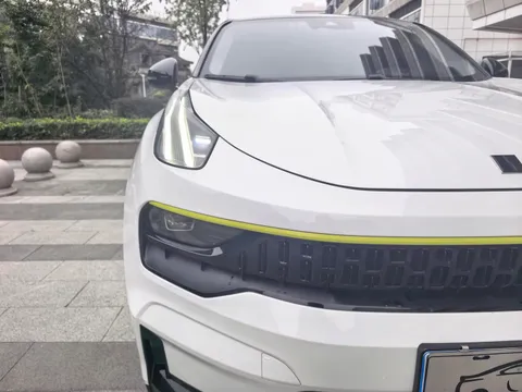 Lynk & Co 05