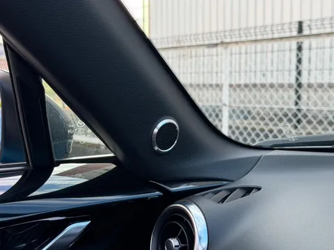 Mazda MX-5 (Roadster)