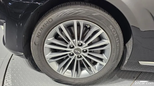 Genesis G90 (EQ900)