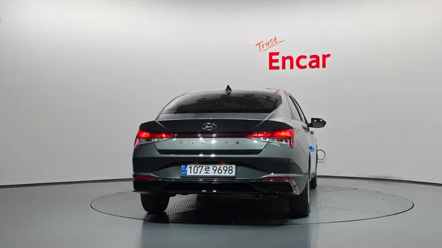 Hyundai Elantra (Avante)
