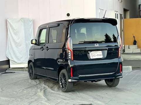 Honda N-BOX Custom