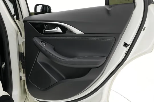 Infiniti Q30