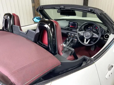 Mazda MX-5 (Roadster)