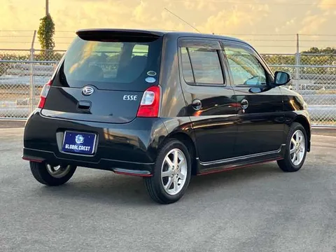 Daihatsu Esse