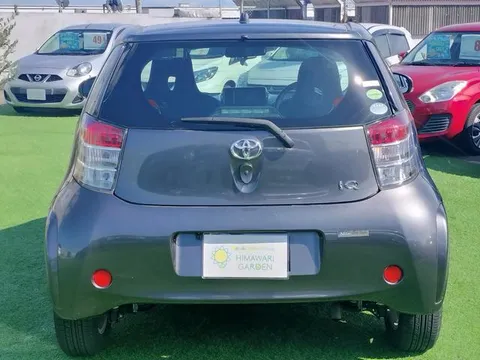 Toyota iQ