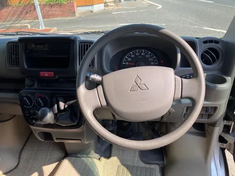 Mitsubishi Minicab Van