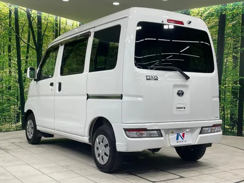 Toyota Pixis Van