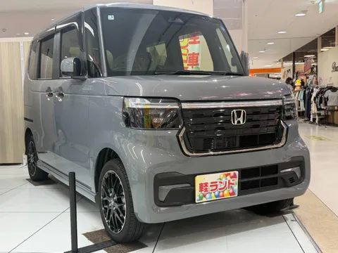Honda N-BOX Custom