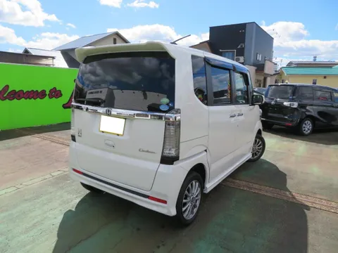 Honda N-BOX Custom