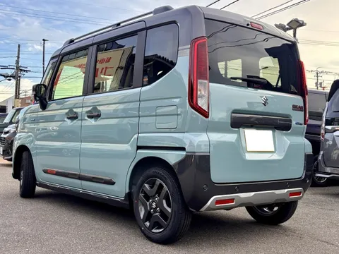 Suzuki Spacia