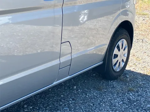Nissan Clipper Van