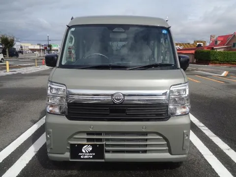 Nissan Clipper Van