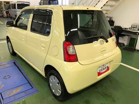 Daihatsu Esse