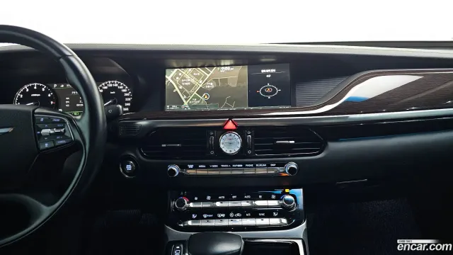 Genesis G90 (EQ900)