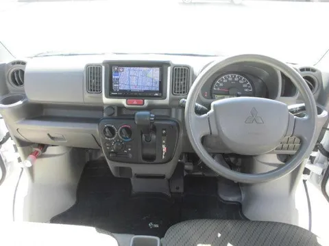 Mitsubishi Minicab Van