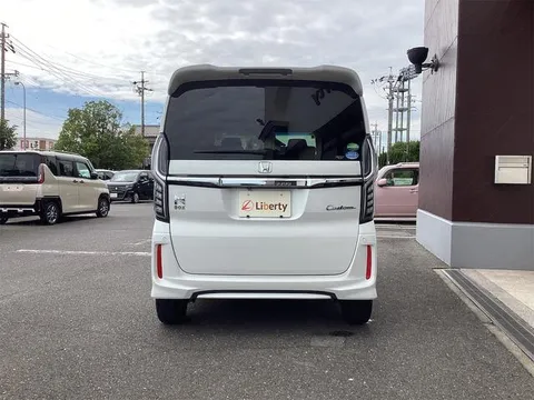 Honda N-BOX Custom