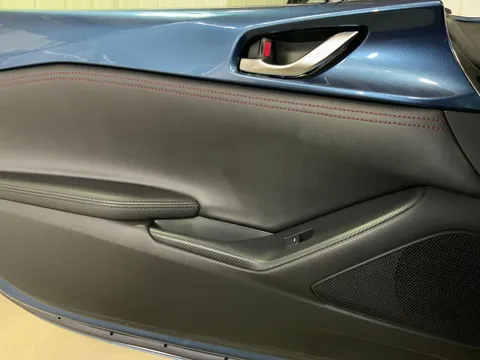 Mazda MX-5 (Roadster)