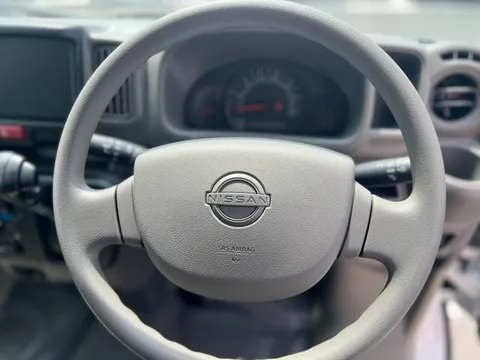 Nissan Clipper Van