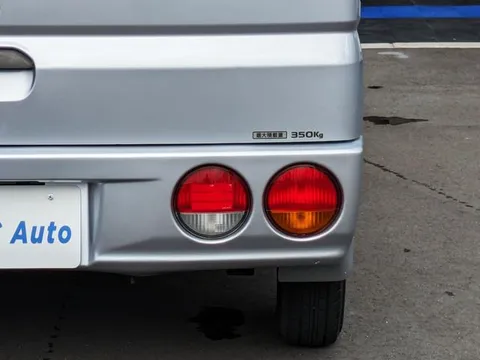 Nissan Clipper Van