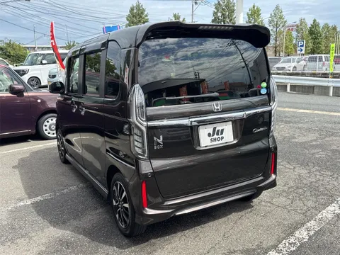 Honda N-BOX Custom