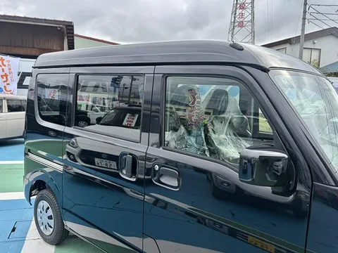 Nissan Clipper Van