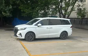 Roewe iMAX8