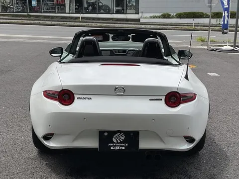 Mazda MX-5 (Roadster)