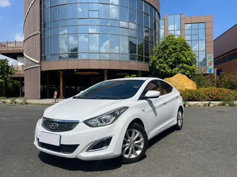 Hyundai Elantra (Avante)