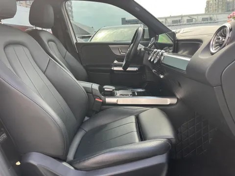 Mercedes-Benz Mercedes-Benz GLB