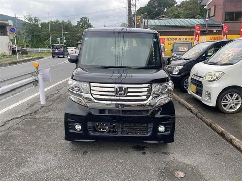 Honda N-BOX Custom