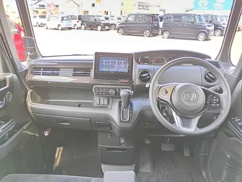 Honda N-BOX Custom