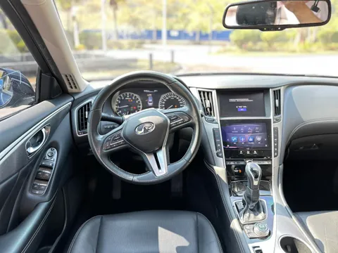 Infiniti Q50L