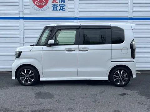 Honda N-BOX Custom