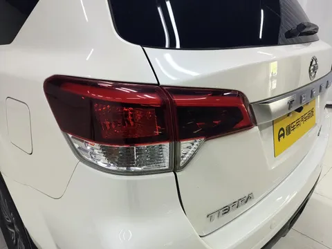 Nissan Terra