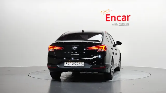 Hyundai Elantra (Avante)