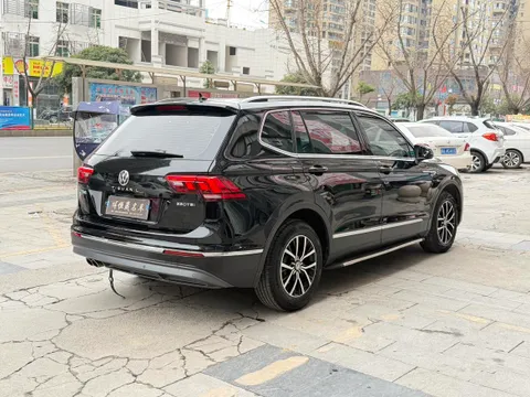 Volkswagen Tiguan L