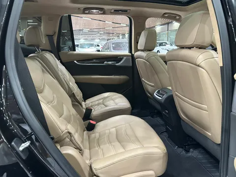 Cadillac XT6