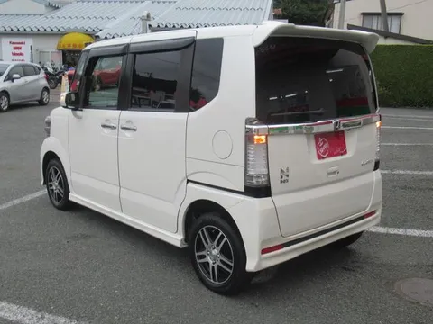 Honda N-BOX Custom