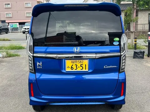 Honda N-BOX Custom