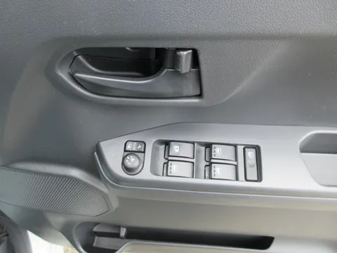 Toyota Pixis Mega