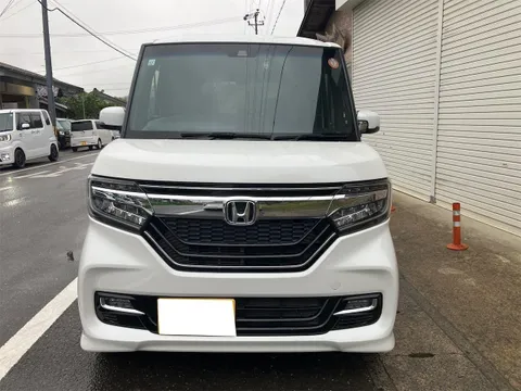 Honda N-BOX Custom