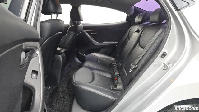 Hyundai Elantra (Avante)
