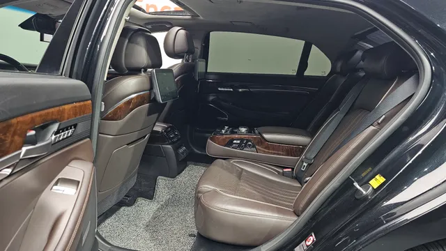 Genesis G90 (EQ900)