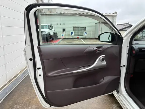 Toyota iQ
